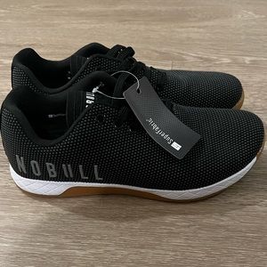 No bull outwork - women’s size 9 never worn